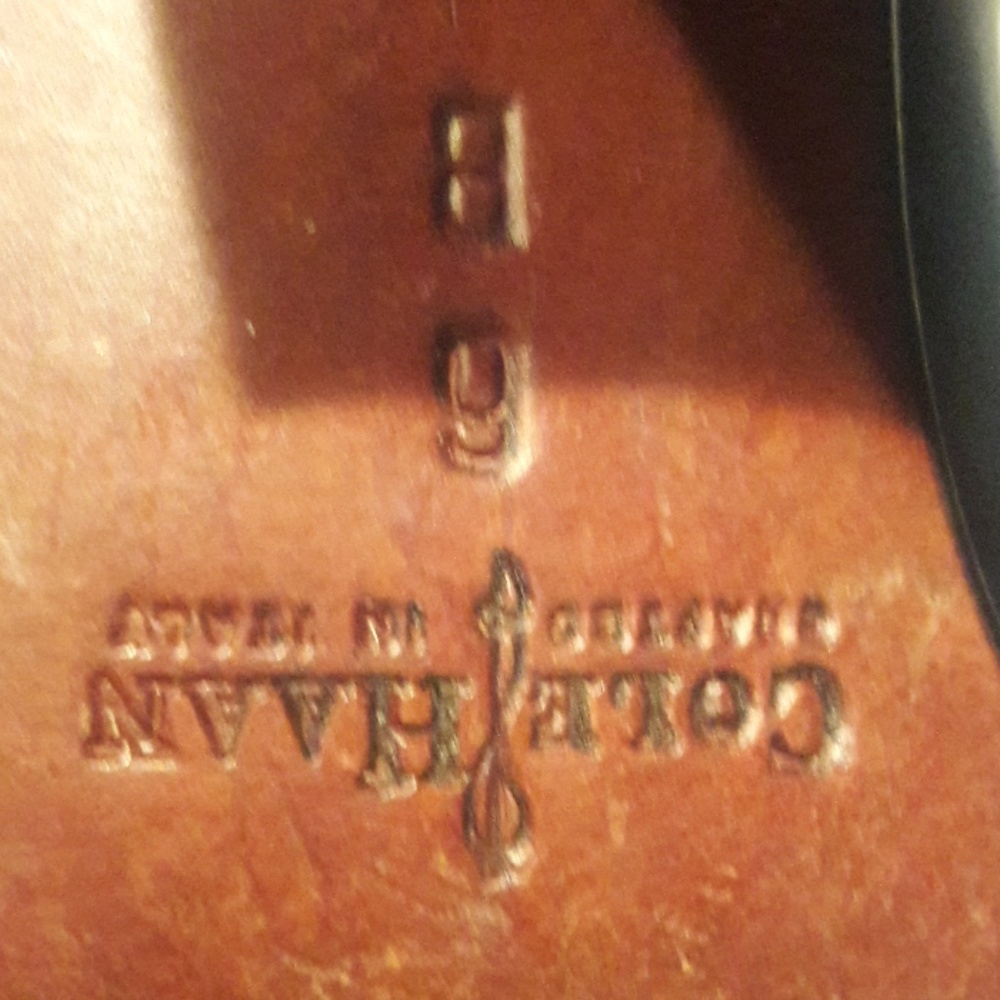 Shoes - Picture 3 of 8